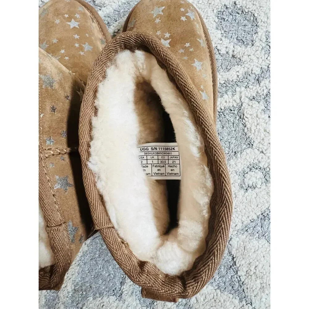 NWT❤️UGG Classic Mini II Stars sz2